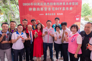桃園市副市長蘇俊賓出席「2026科達盃褒忠祠慶祝神農大帝聖誕香包嘉年華」。