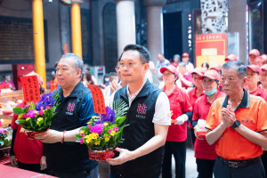 相傳清代乾隆年間地方居民發現天然石觀音聖像並奉祀膜拜。