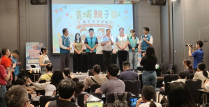 經濟發展局局長張誠表示，市府持續推動「一商圈一特色」政策，鼓勵各商圈發展專屬品牌特色。