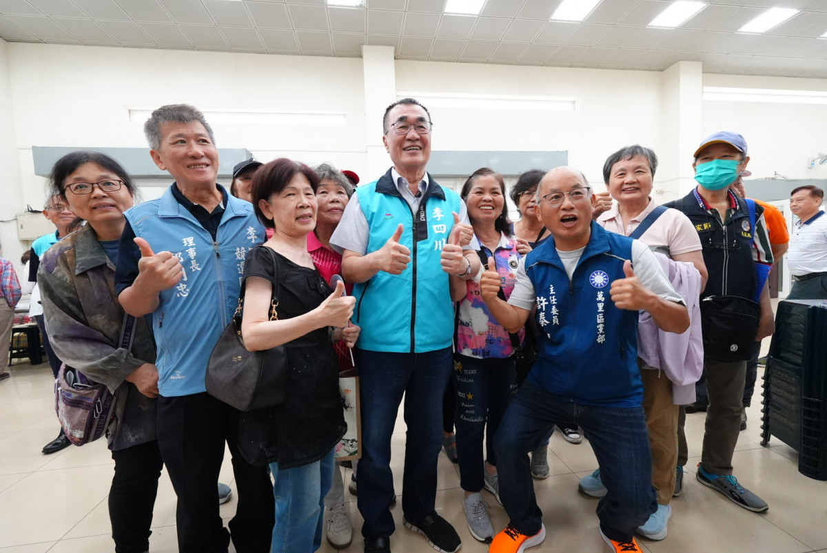 「造謠一張嘴、闢謠跑斷腿！」　李四川奔赴汐金萬座談　直球反擊綠營購屋抹黑