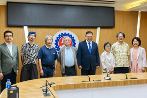 日本自行車利用環境向上會議（JCC）會長三國成子（右3）率團拜訪中華大學校長劉維琪。