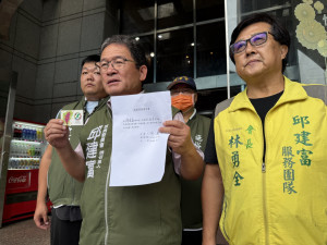 40年黨齡畫下句點，邱建富退黨投入彰化縣長選戰。圖／記者鄧富珍攝