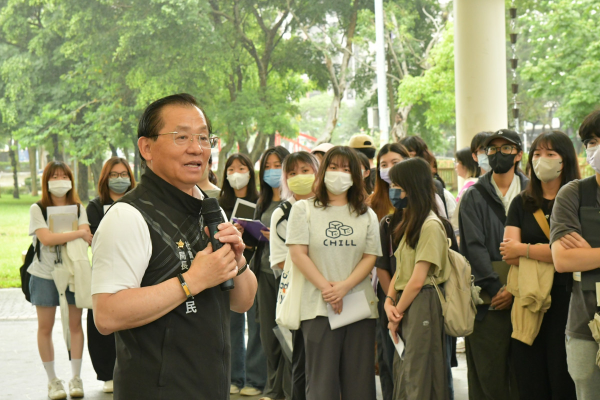 陳寶民局長與輔仁大學學生交流。