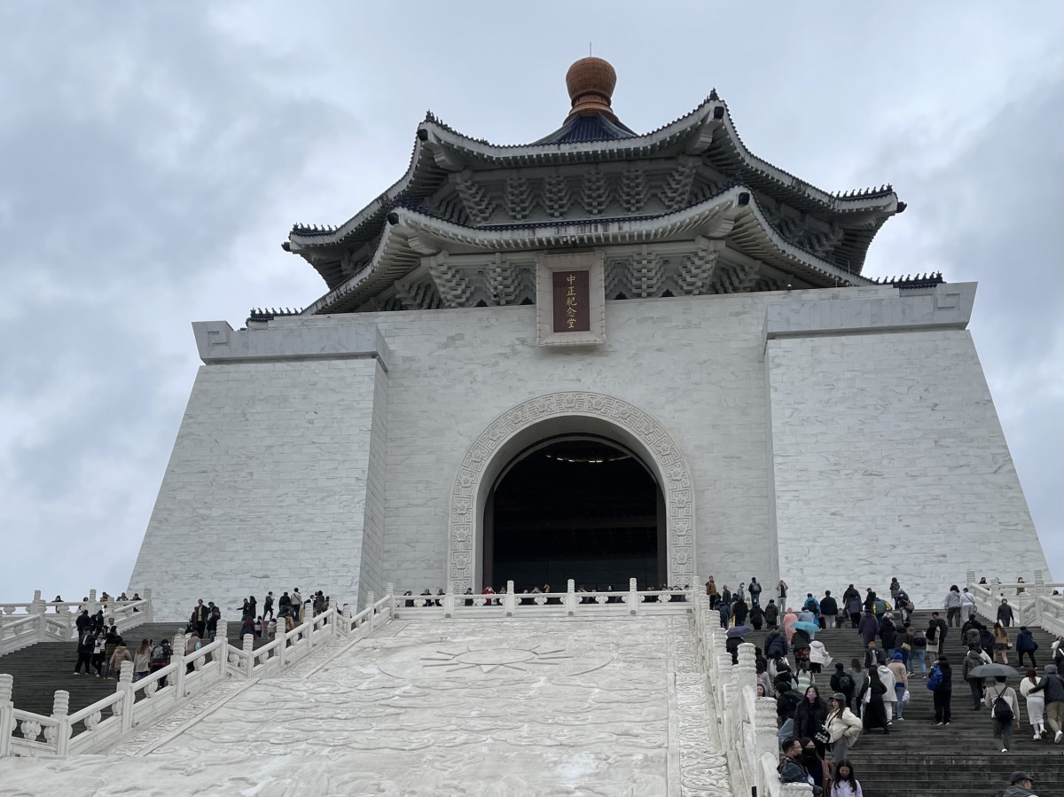 綠委砍中正紀念堂大門維護費　藍議員嗆：抹殺觀光效益，我自掏腰包付