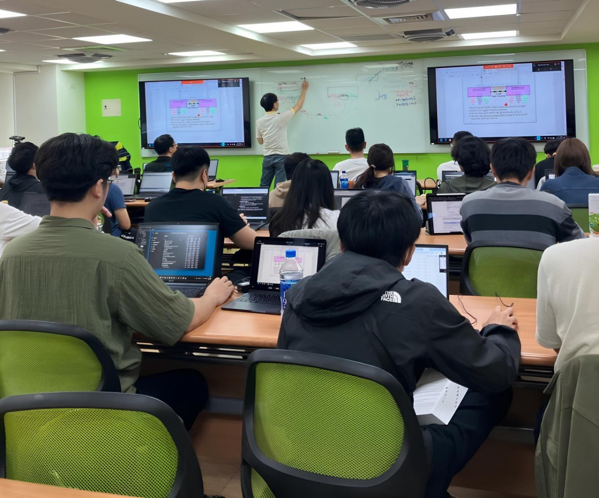 Java雲端服務開發技術養成班授課情形。<br />
<br />