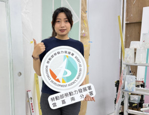曾獲得全國汽車噴漆金牌的葉子瑜是南分署培訓的選手，如今被延攬回聘成為南分署職訓師。