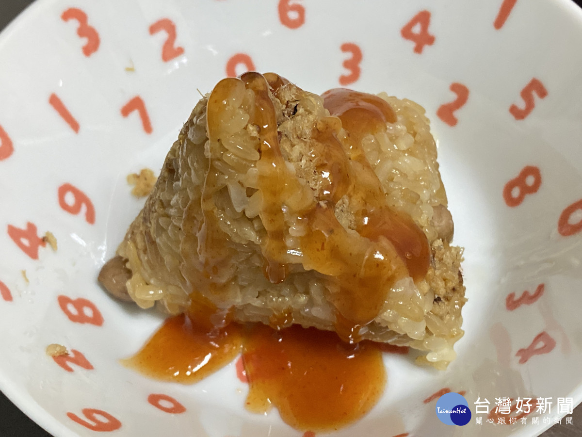 肉粽美味勿過量，醫師提醒當心胃脹、逆流與便祕找上門。圖／秀傳提供