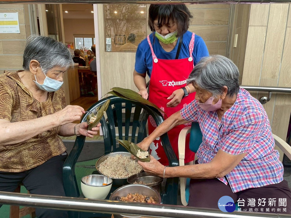 粽香傳愛迎端午 秀和苑四據點陪伴長輩重溫佳節溫情