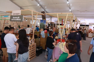 品味南投館結合南投巧克力咖啡節同步開幕歡迎全國遊客前來選好物。（記者扶小萍攝）