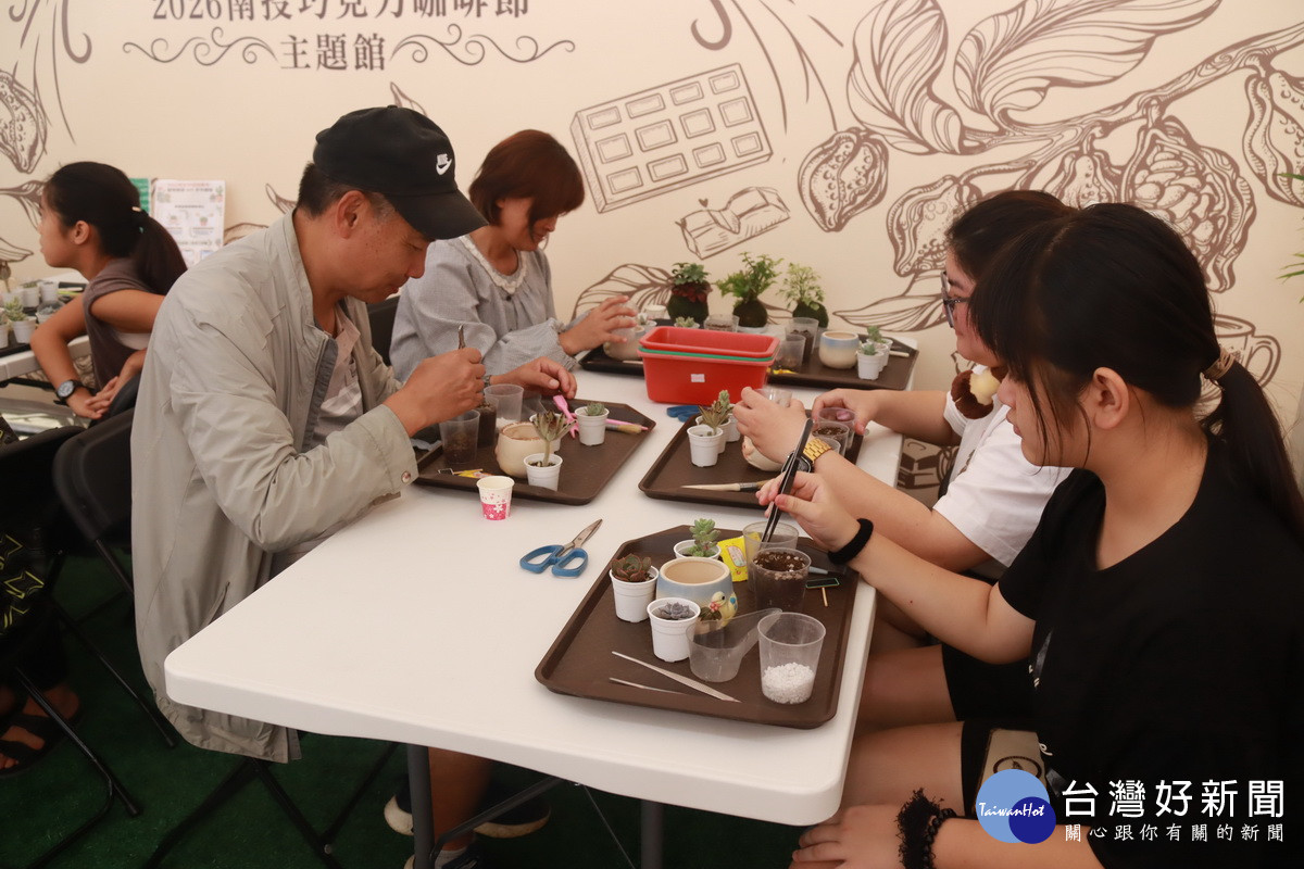 20場次手作活動歡迎參與。（記者扶小萍攝）