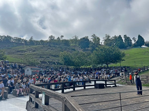 端午連續假期首日天候穩定、視野良好，清境農場園區湧入大量遊客。（清境農場提供）