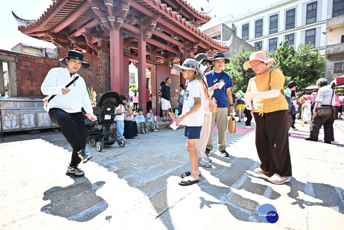 歡慶端午樂遊鹿港　「趣味闖關慶端陽」龍山寺熱鬧登場