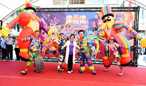 動漫踩街首登場，千名COSER齊聚鹿港為慶端陽注入青春活力。圖／彰化縣政府提供