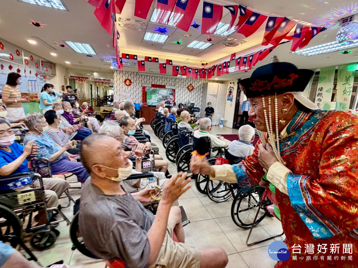歌聲傳愛公益演出　新竹榮家端午樂音飄揚