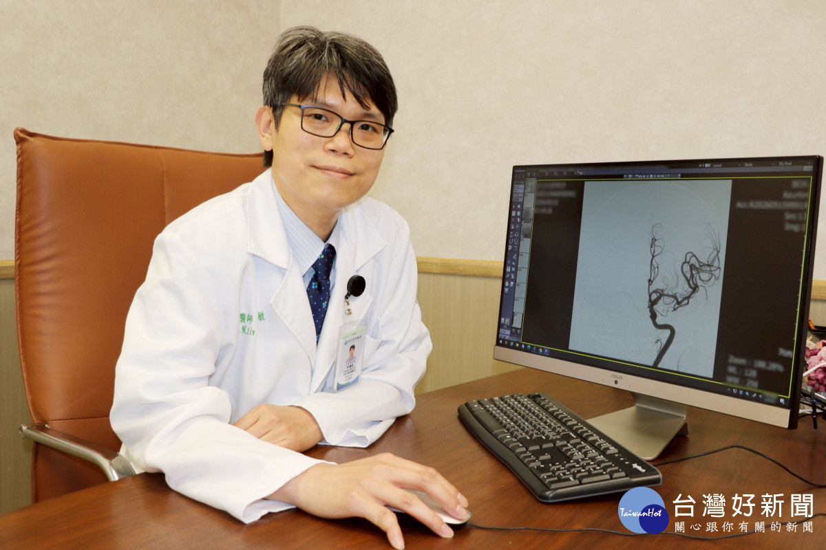 林傳敏副主任呼籲一旦發現家人出現肢體無力、眼歪嘴斜症狀,務必爭取黃金就醫時間,降低腦中風傷害