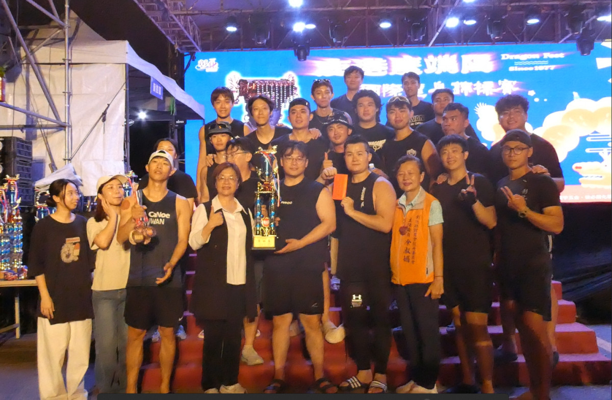 龍舟競渡三天落幕!鹿港慶端陽吸引173隊參賽 單日湧入逾6萬人潮。圖/彰化縣政府提供