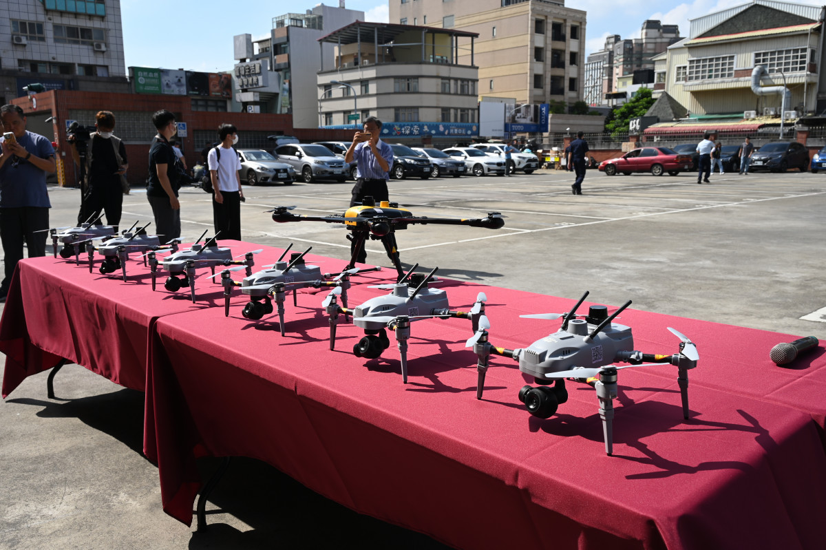 彰化警察局無人機隊正式成軍,11架無人機投入空中勤務強化治安維護。圖/彰化縣政府提供