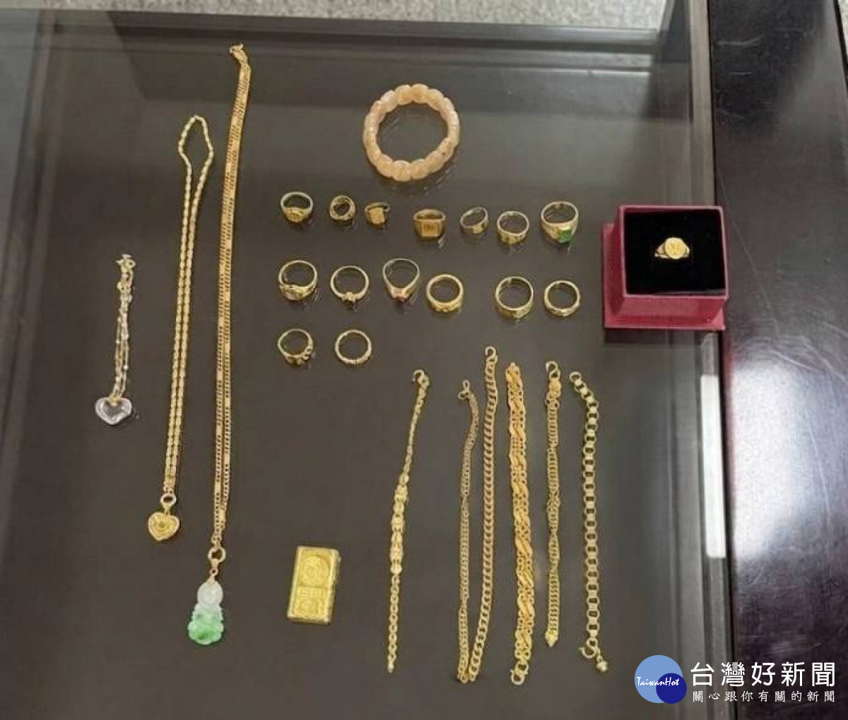 共同清點貴重物品