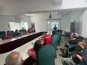 新竹市警察局交通隊前往新竹市環保局，辦理「交通安全與清潔隊員安全」講習活動。