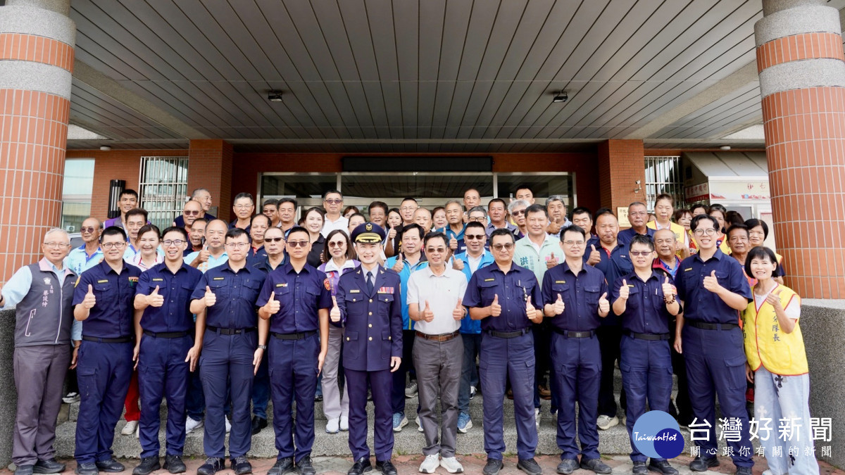 芳苑分局5位新任所長聯合布達，分局長期勉強化選舉維安、嚴打毒駕。圖／彰化縣警局提供