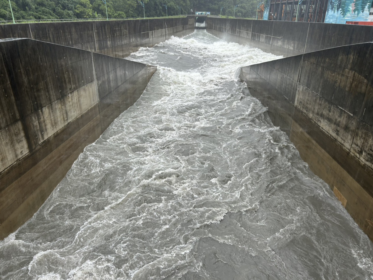 石門水庫阿姆坪防淤隧道啟動第6次操作，加速排砂維持水庫蓄水空間。