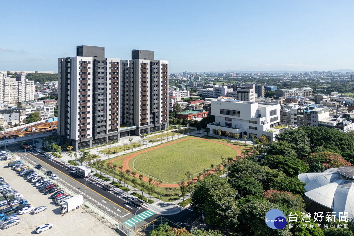 楊梅一號社宅規劃住宅棟、獨棟公益棟及開放式綠地。<br />
