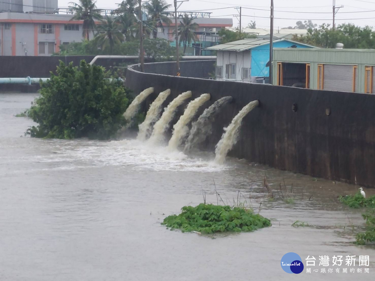 大豪雨侵襲　黃偉哲指示加強排水整治提升防洪韌性