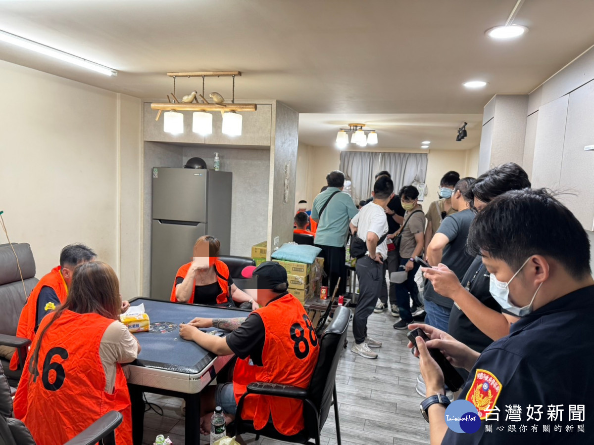桃園市政府警察局中壢分局執行「雷霆除暴」。