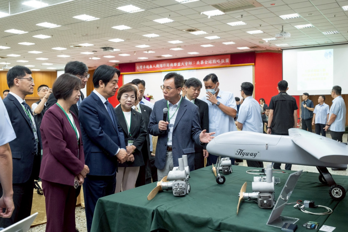 國民黨突髮夾彎提案自家版「無人機特別條例」　轟政院藉機「刷卡換現金」