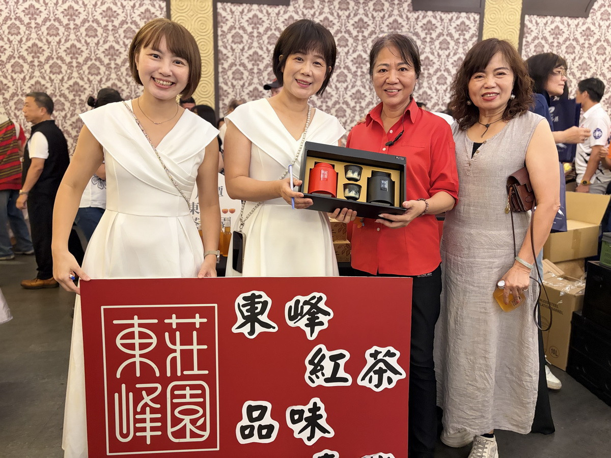 評審先選出20家優質廠家參與十大伴手禮的試吃票選。（民眾提供）
