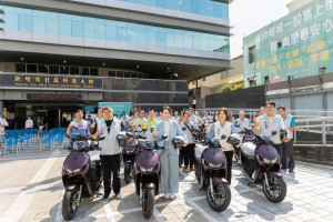 北區區公所里長電動公務機車撥交儀式。