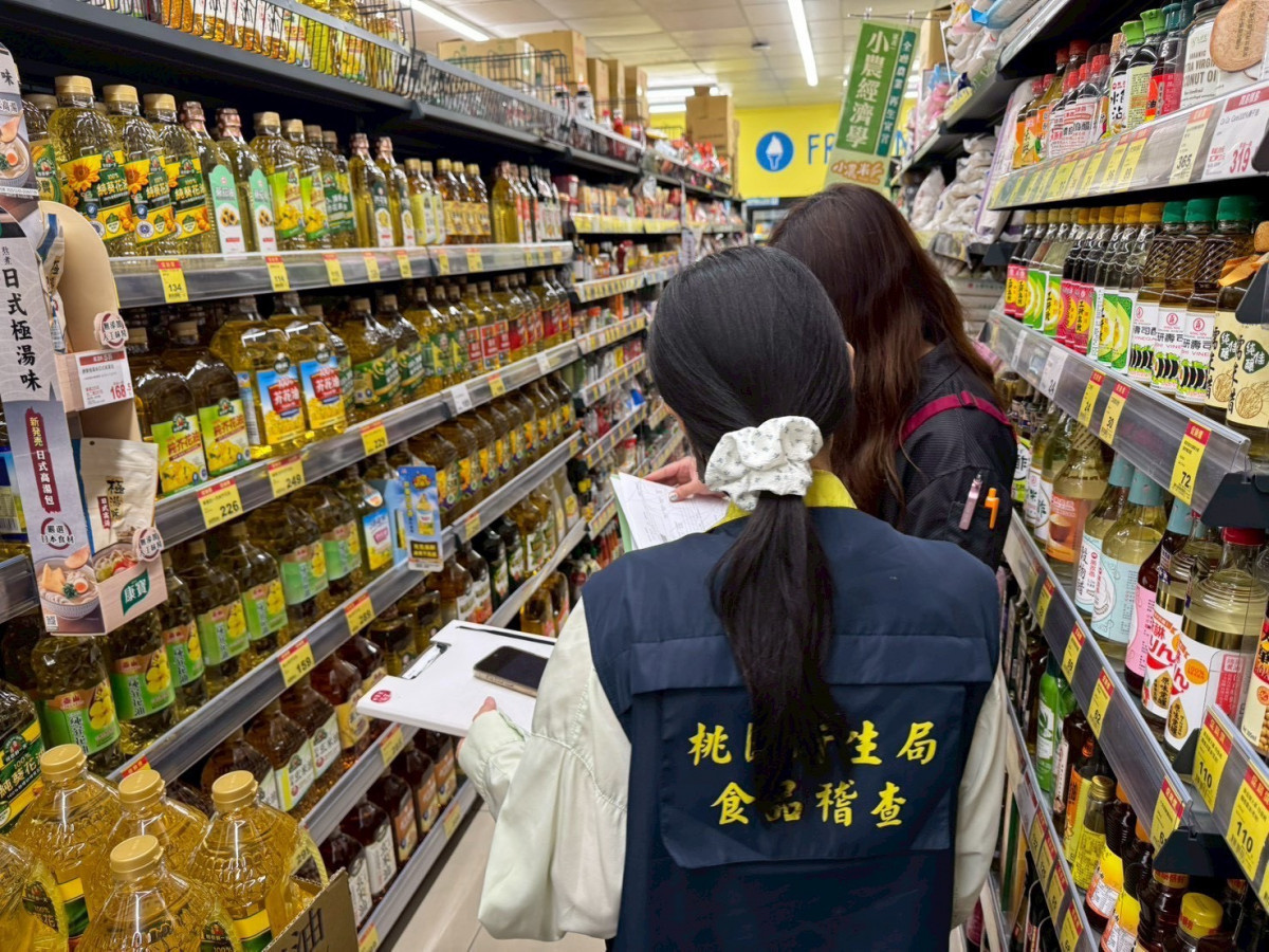 張善政市長要求啟動食安應變機制,並展開市售產品清查、校園午餐盤點及退換貨權益保障作業。