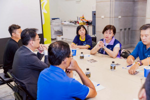 莊競程與新竹市議員曾資程、劉康彥及市議員參選人曾翰揚，拜會新竹市教師會及新竹市教師職業工會團隊。