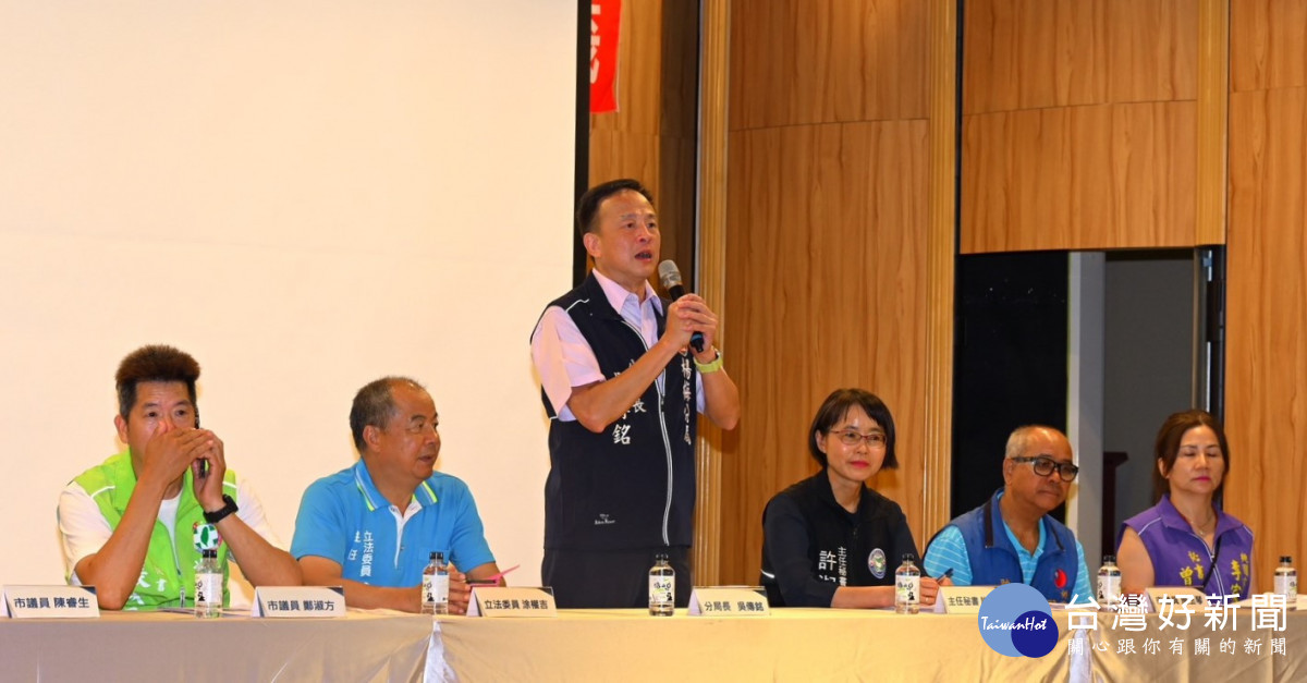 分局長吳傳銘主持社區治安會議。