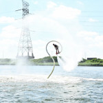 彰濱海FUN一夏熱鬧登場，SUP、水上瑜伽、鋼鐵人特技吸睛。圖／彰化縣政府提供