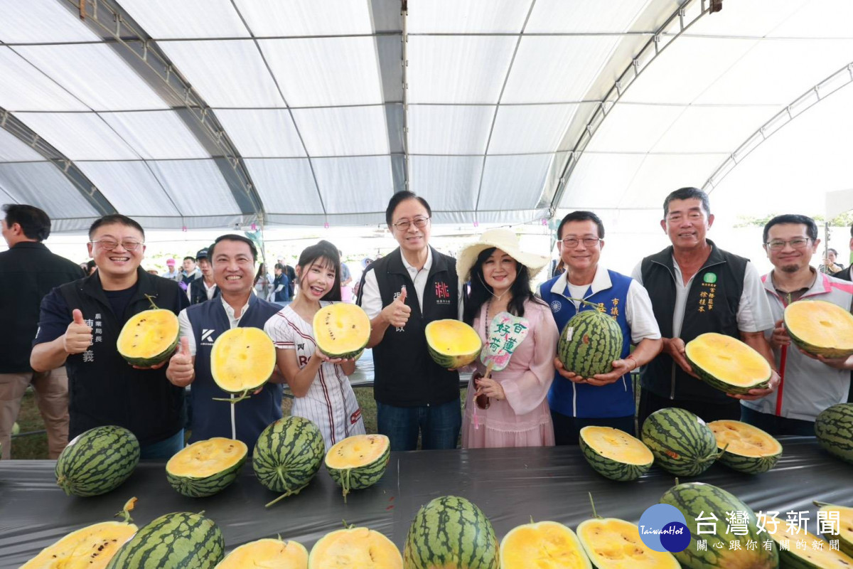 農業局長陳冠義表示，今年開幕同步舉辦西瓜評鑑暨超級大南瓜頒獎典禮，西瓜評鑑。