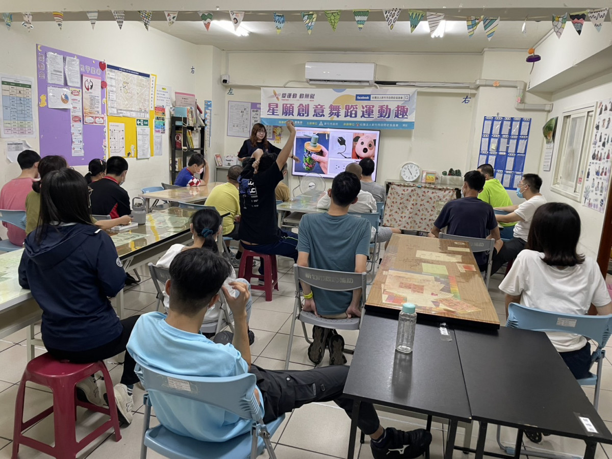 守護特教家庭　竹市警赴自閉症協進會宣導安全觀念
