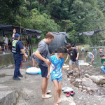桃園市政府警察局大溪分局，前往熱門戲水景點霞雲溪（流霞谷）及小烏來宇內溪等水域，實施防溺安全宣導。