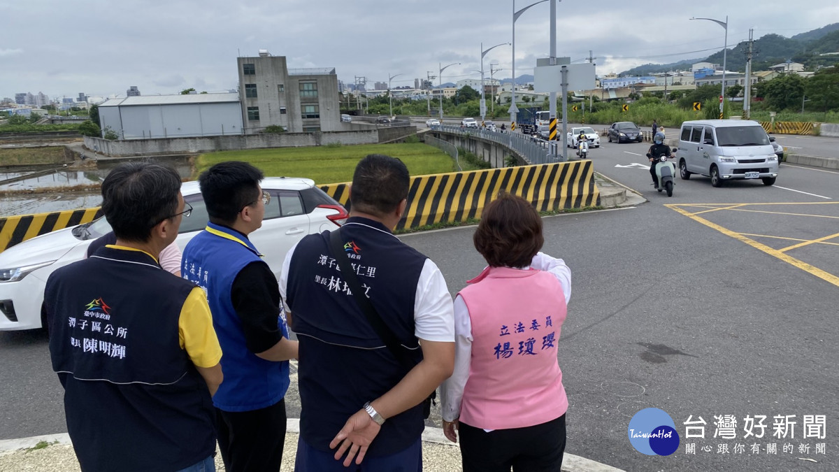 立委楊瓊瓔、市議員賴朝國會勘國4潭子豐原聯絡道往南銜接旱溪西路七段引道。