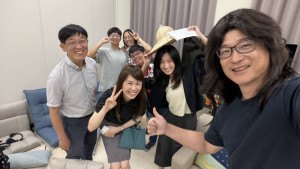 警察局長化身網路聊天中「長髮女網友」，演出詐團包裝出「白富美」女神角色。