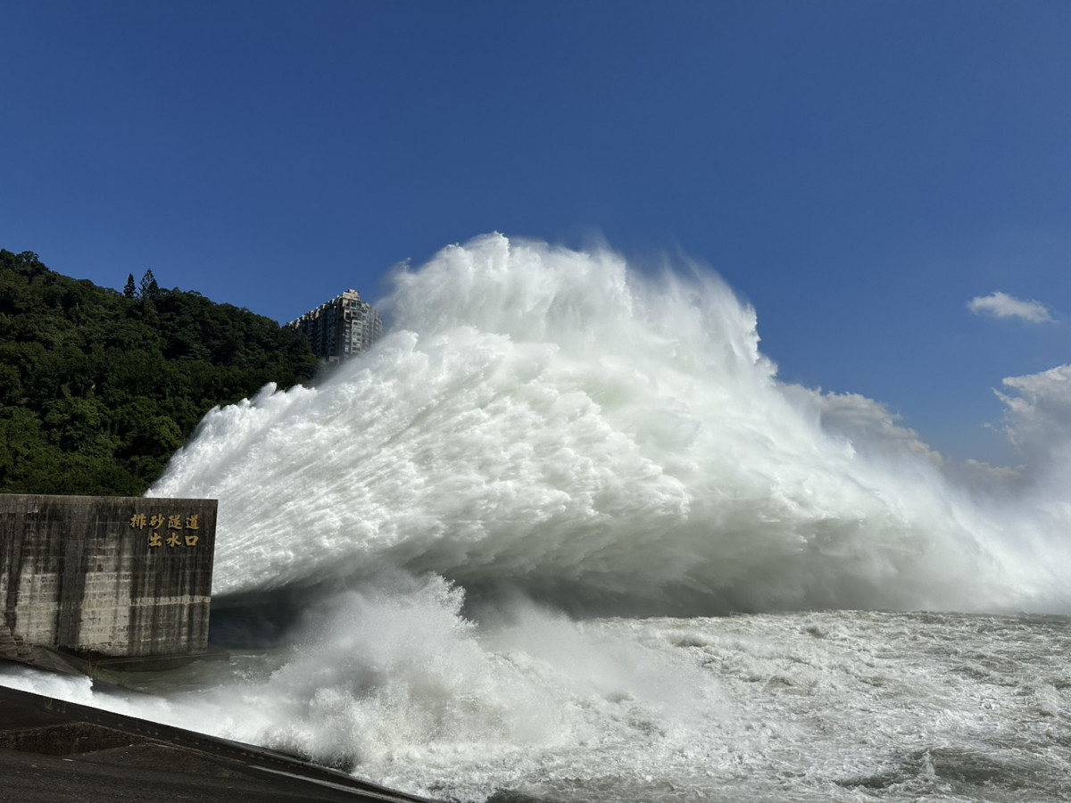 北水分署啟動石門水庫排砂隧道調節放水，預留防洪空間守護供水安全。