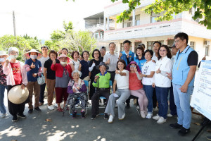 許縣長會勘14件地方建設案解決問題。（縣府提供）