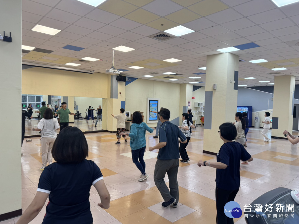 桃療邀請專業教練曾俊翔帶來「肌力與體能訓練課程」。 (桃療提供)