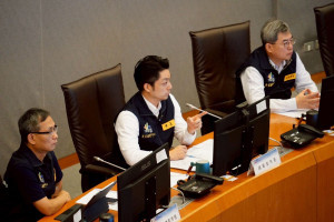 台北市長蔣萬安（中）8日主持「巴威颱風第二次整備會議」時，對市府基層撂重話：「沒有提出，我認為你們做好萬全準備喔！就不要給我發生屆時有任何再需要緊急調度的情事！」。（圖／資料照片，圖源：台北市府秘書處媒體事務組）