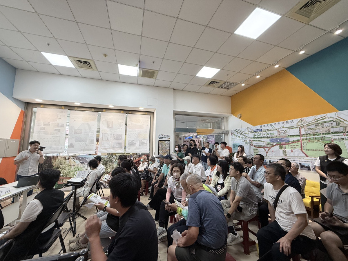 昨(9)日下午市府於小小北都市更新駐點工作站舉辦說明會/市府提供