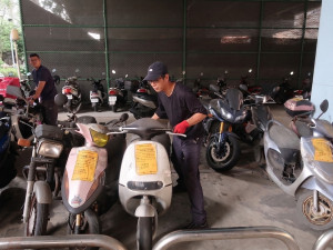 為免廢車衍生公安及髒亂問題，桃園率先訂法強制拖吊。