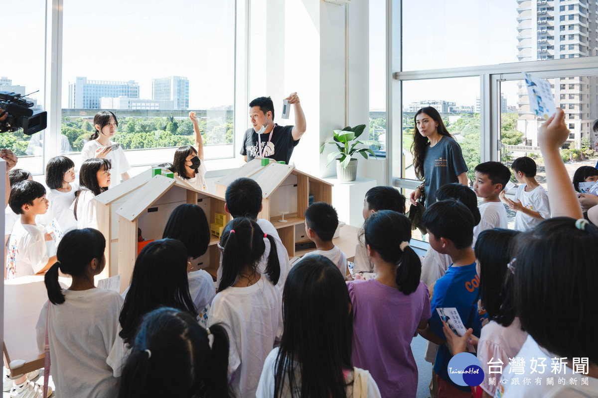 讓淨零生活走進日常,桃園環保局攜手IKEA推出「生活涼感配方」特展。<br />