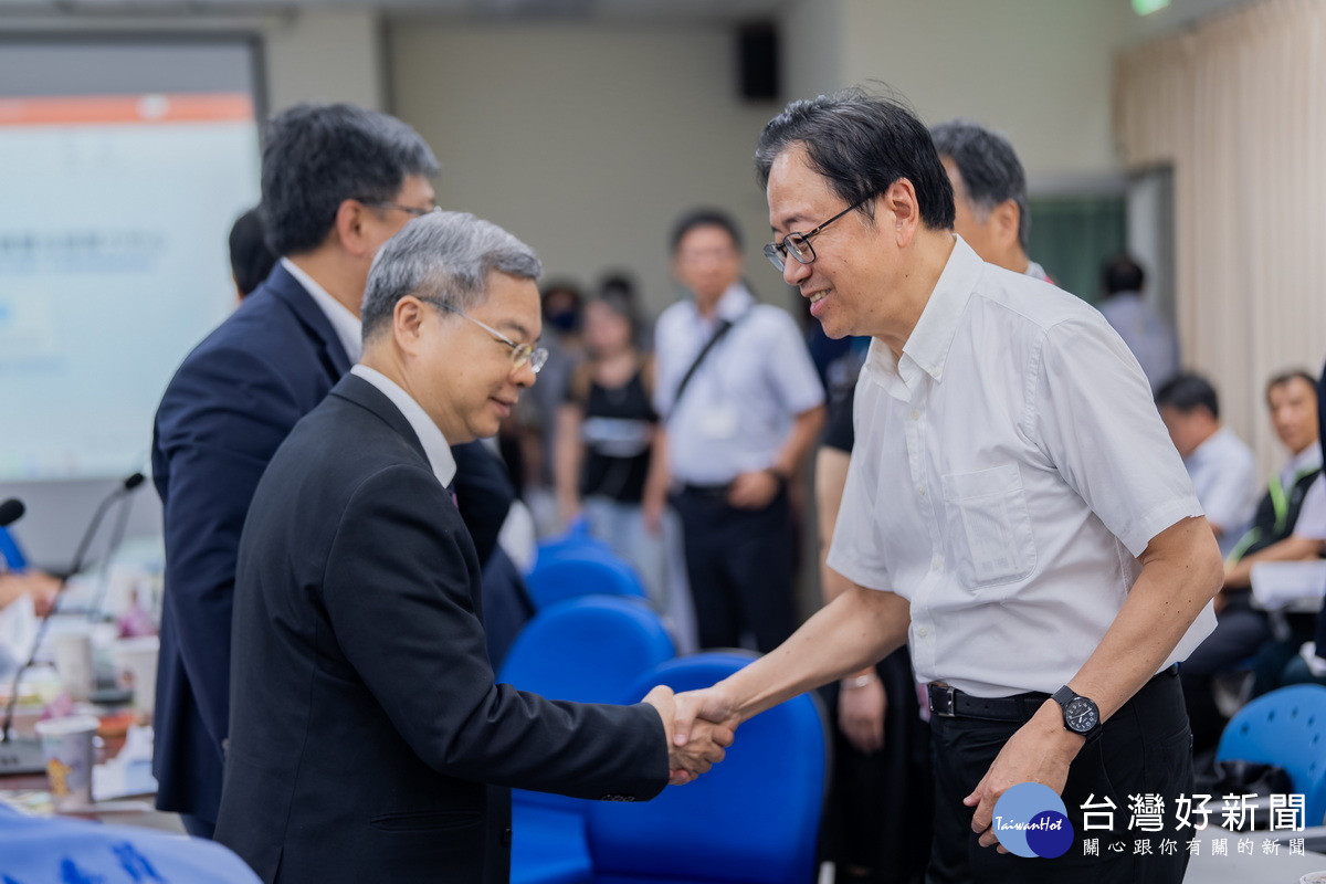 桃園市長張善政出席「立法院經濟委員會考察」,爭取桃園電力建設與算力中心設置。<br />
<br />