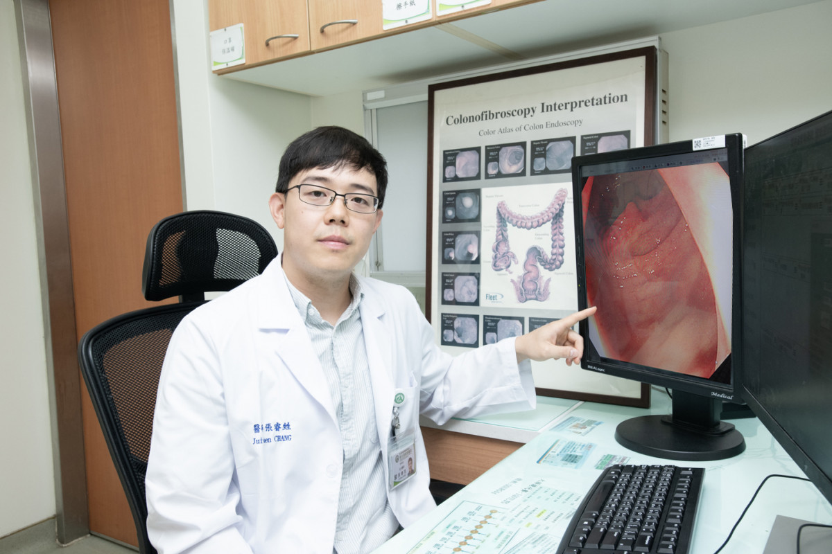 二度糞便潛血檢查揪出直腸癌　彰基達文西手術助7旬翁重拾健康