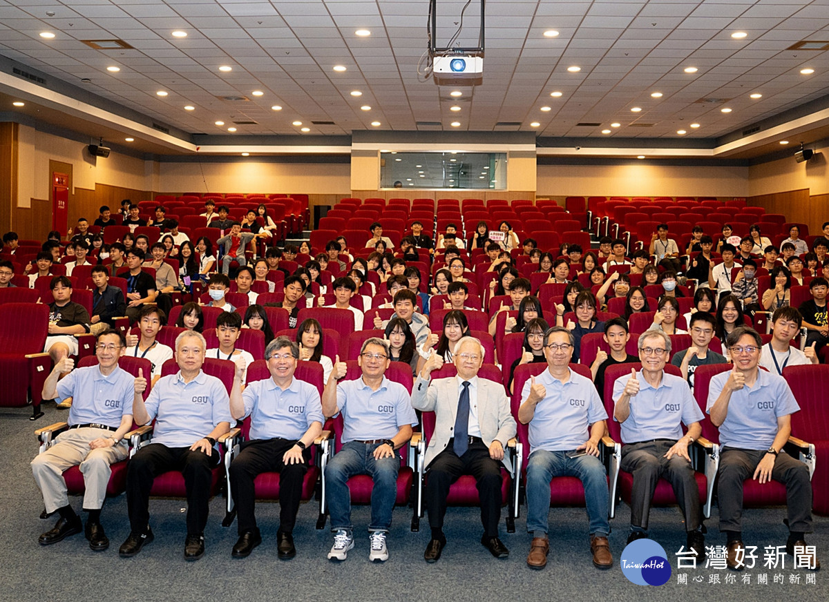 長庚大學高中生營隊熱烈登場　體驗生醫實驗與半導體設計
